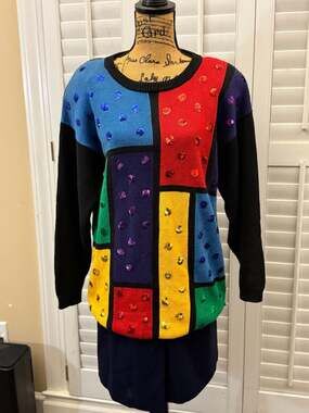 Vintage 80s Color Block Sequin Sweater — Vibrant Primary Colors

SZ:  L
PTP:23-2